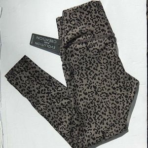 EVOLUTION AND CREATION HIGH WAIST 7/8 LEGGINGS M